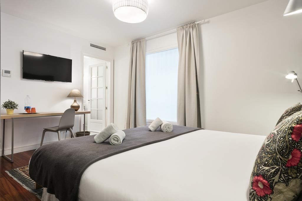 Apartamento Milton House Gran Via Barcelona Exterior foto