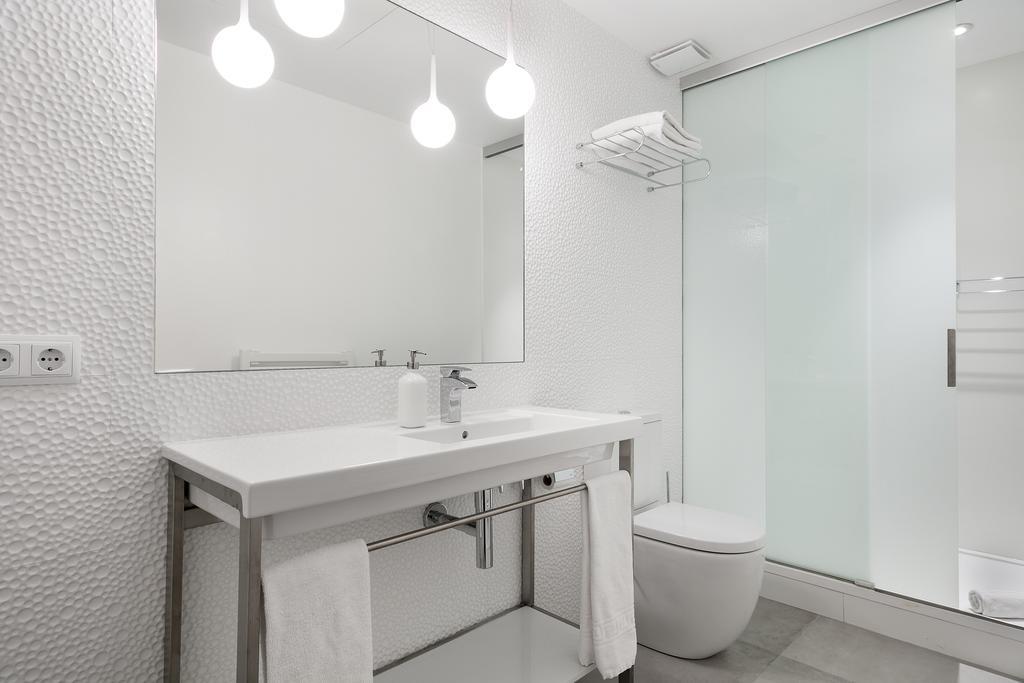Apartamento Milton House Gran Via Barcelona Exterior foto